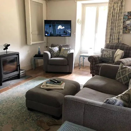 Lovely 2-Bed House In Paizay-Naudouin-Embourie بيت للعطل *