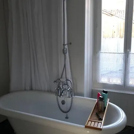 Lovely 2-Bed House In Paizay-Naudouin-Embourie *